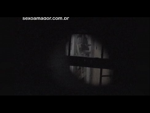 ❤️ Блонді таємно знімає на відео сусідський вуайерист, прихований за порожнистими цеглами Просто порно на uk.makesexnotwar.ru ❌️